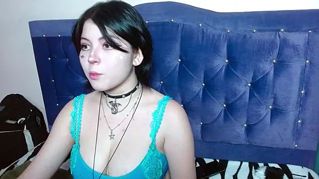 Snapshot of Ginebra_Sensual chatting on October 13, 2025, 1:00 pm Ginebra Sensual online show from October 13, 2025, 1:00 pm