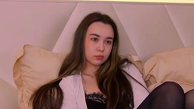 MiaMarlow online show from April 27, 2026, 2:09 am