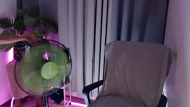 pinkcock froi2305 online show from January 8, 2026, 5:32 am