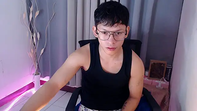 pinkcock froi2305 online show from April 9, 2026, 6:30 am