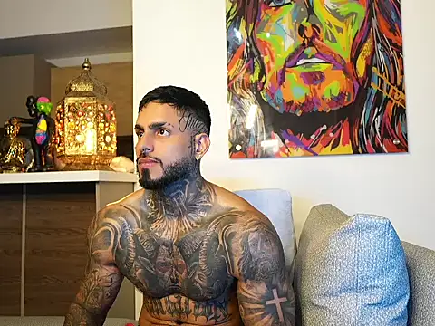 logan hugh8 online show from September 18, 2025, 11:18 pm