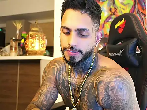 logan hugh8 online show from September 28, 2025, 2:33 pm