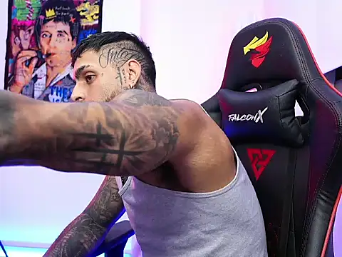 logan hugh8 online show from October 22, 2025, 3:51 am