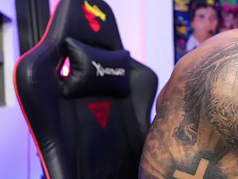 logan hugh8 online show from November 15, 2025, 3:37 am