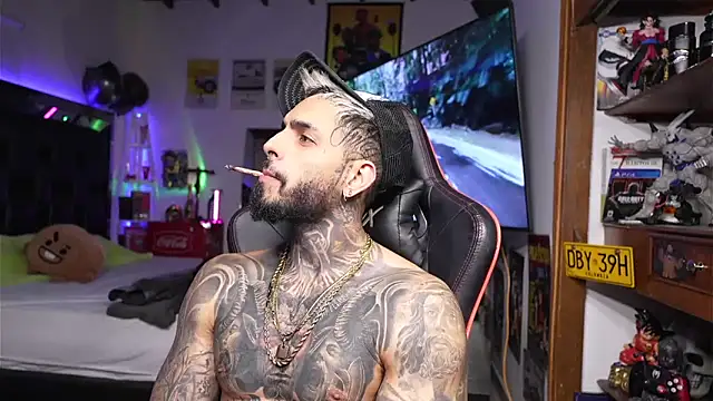 logan hugh8 online show from March 24, 2026, 6:40 am