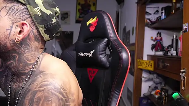 logan hugh8 online show from April 24, 2026, 3:25 pm