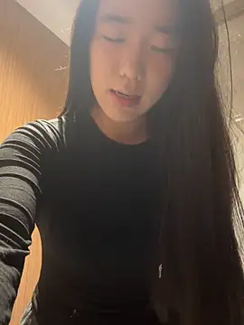 luluya1314 online show from November 27, 2025, 2:13 am