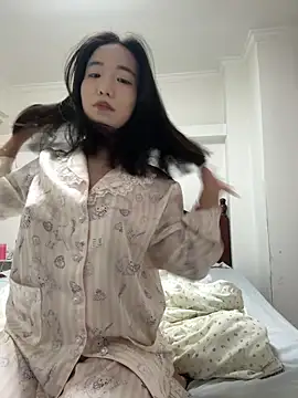 Snapshot of luluya1314 chatting on June 14, 2026, 5:53 am luluya1314 online show from June 14, 2026, 5:53 am