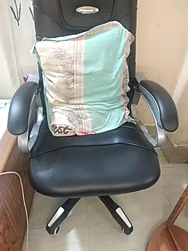 Nupur12s online show from October 9, 2025, 5:49 am