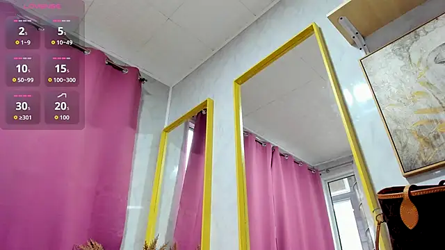 AryaFey online show from October 4, 2025, 6:11 am