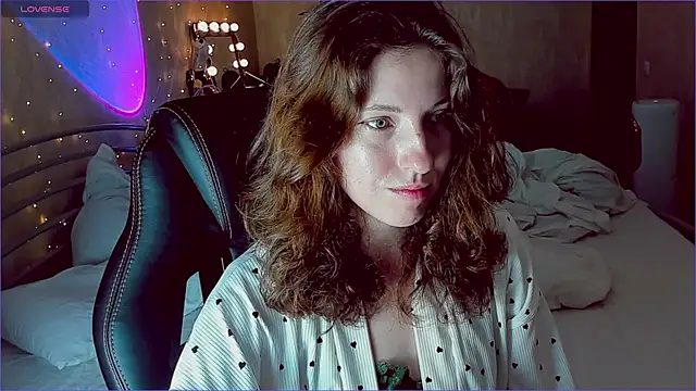 Snapshot of Agata_in_Wonderland chatting on September 9, 2025, 4:17 pm Agata in Wonderland online show from September 9, 2025, 4:17 pm