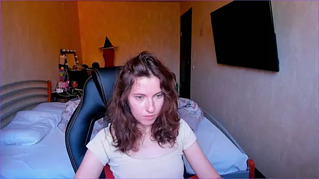 Snapshot of Agata_in_Wonderland chatting on October 9, 2025, 8:01 am Agata in Wonderland online show from October 9, 2025, 8:01 am