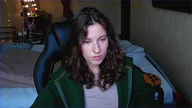 Snapshot of Agata_in_Wonderland chatting on November 4, 2025, 11:20 am Agata in Wonderland online show from November 4, 2025, 11:20 am