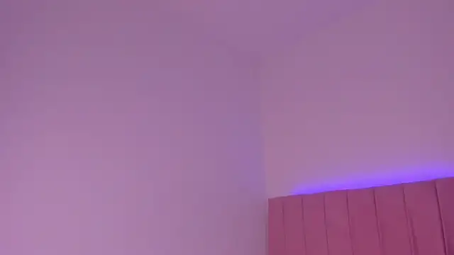 Snapshot of MiaWonderfull chatting on November 28, 2025, 4:15 am MiaWonderfull online show from November 28, 2025, 4:15 am