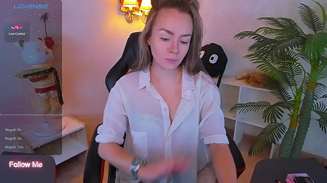 Little Rockk online show from October 22, 2025, 4:57 am