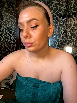 emmasweett11 online show from September 17, 2025, 3:35 pm