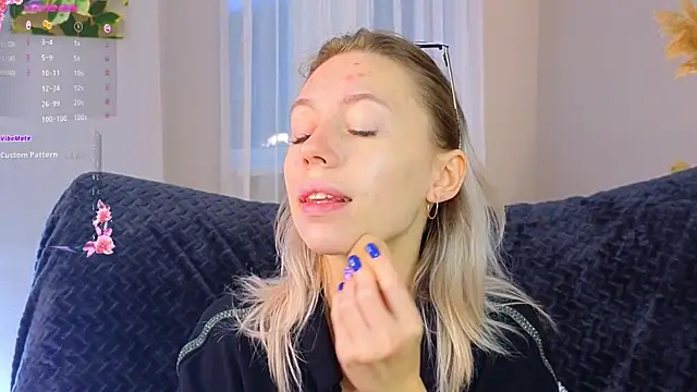 NyxaThorn online show from September 29, 2025, 2:33 pm