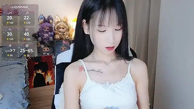 Snapshot of M-OTT_ chatting on May 6, 2026, 4:12 pm M-OTT online show from May 6, 2026, 4:12 pm