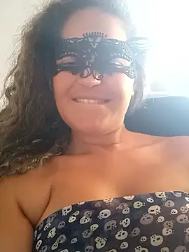 Snapshot of RaphinhaSanches chatting on January 7, 2026, 12:07 pm RaphinhaSanches online show from January 7, 2026, 12:07 pm