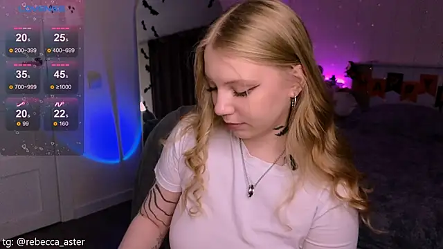 RebeccaAster online show from October 28, 2025, 4:09 pm