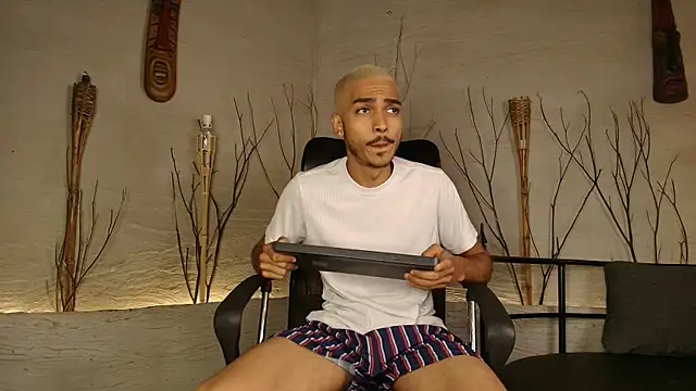 MarcusRain  online show from October 31, 2025, 7:26 pm