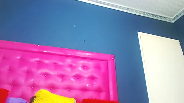 LoloQueen5 online show from February 25, 2026, 11:20 am