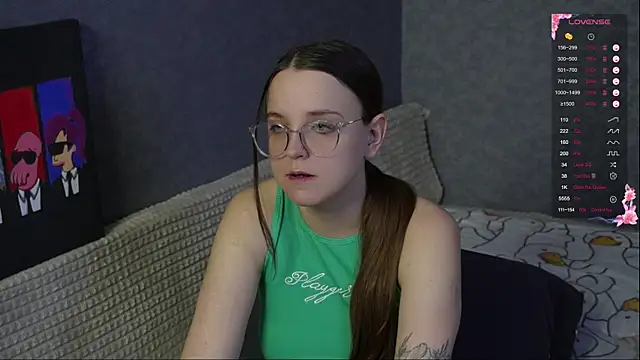 Violetwin online show from April 4, 2026, 4:15 pm