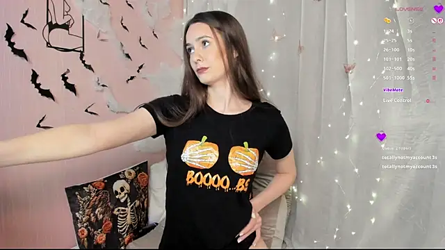 Monica Velvet online show from November 3, 2025, 12:46 am