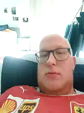 geilerd122 online show from September 12, 2025, 1:33 pm