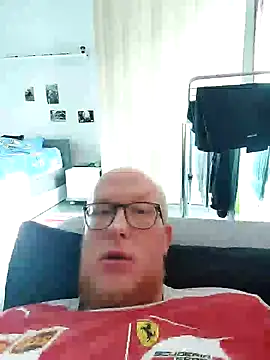 geilerd122 online show from October 2, 2025, 12:23 pm