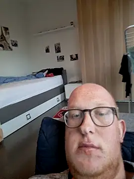 geilerd122 online show from October 25, 2025, 4:13 pm