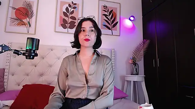 barbyehot online show from November 19, 2025, 8:42 pm