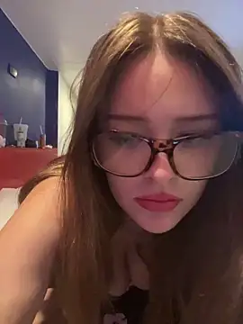 cherryrosealiee online show from March 19, 2026, 4:00 pm