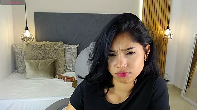 Milaa Star  online show from April 28, 2026, 3:44 am