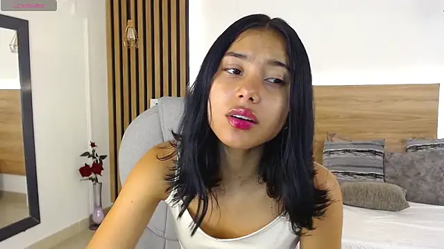 Milaa Star  online show from April 29, 2026, 3:54 am