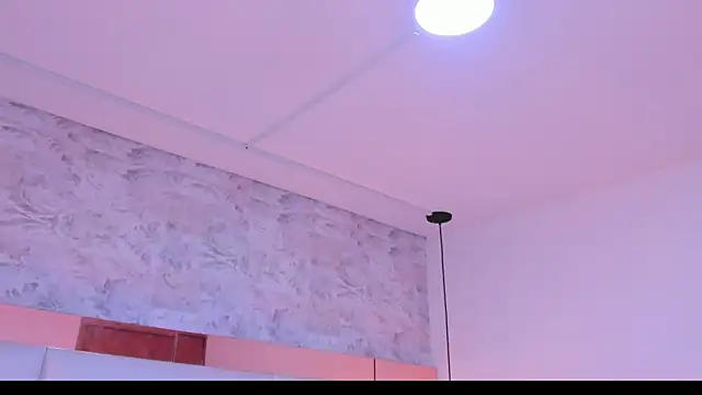 Salome Smitth 1 online show from April 17, 2026, 9:18 pm