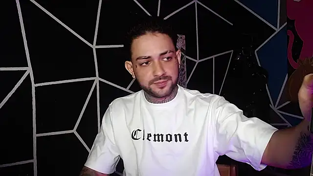 nicolastorres99 online show from November 3, 2025, 3:19 am