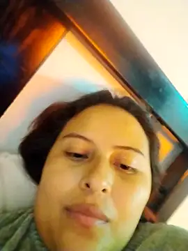 yelezia online show from October 4, 2025, 9:24 pm