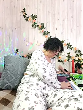 LitisiaLove4551 online show from February 23, 2026, 7:39 am