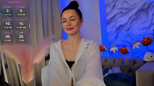 Aria Mila online show from October 27, 2025, 3:10 am