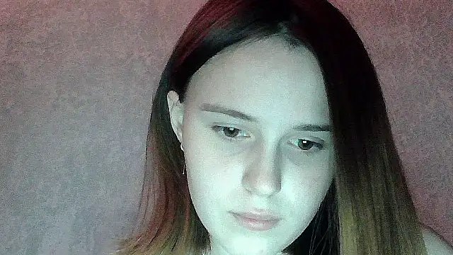 SweetLoraa online show from October 31, 2025, 3:57 pm