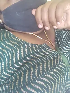 Snapshot of Tamilreethu chatting on November 9, 2025, 10:46 am Tamilreethu online show from November 9, 2025, 10:46 am