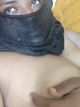 Snapshot of Tamilreethu chatting on January 6, 2026, 6:11 pm Tamilreethu online show from January 6, 2026, 6:11 pm