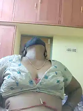 Snapshot of Tamilreethu chatting on March 15, 2026, 2:12 pm Tamilreethu online show from March 15, 2026, 2:12 pm