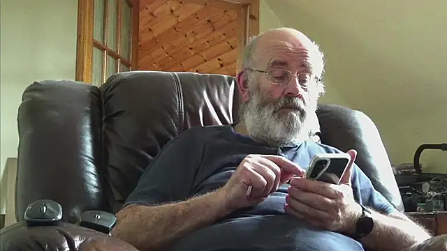 janzer13 online show from October 5, 2025, 1:53 pm