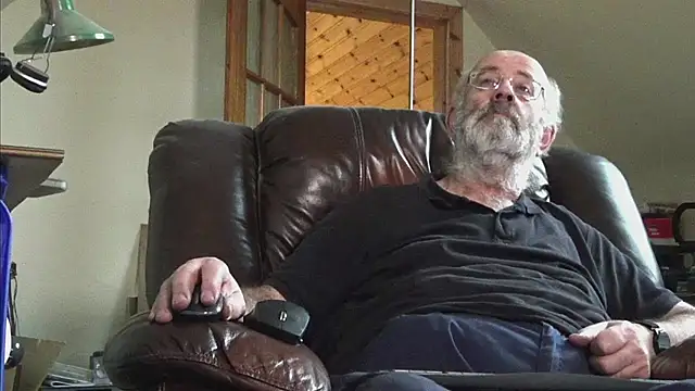 janzer13 online show from November 26, 2025, 2:51 pm