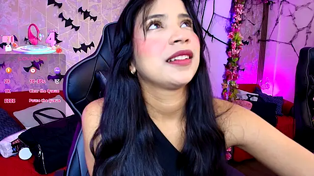 SophiaWalker 1 online show from November 1, 2025, 11:45 am