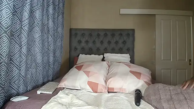 nanababe1 online show from April 21, 2026, 8:20 am