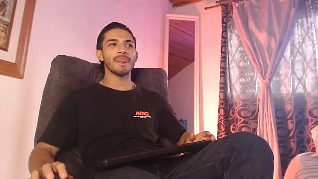 ArturoCardona  online show from May 30, 2026, 2:36 pm