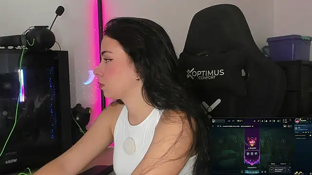 Snapshot of Aishelyng chatting on March 3, 2026, 10:04 pm Aishelyng online show from March 3, 2026, 10:04 pm